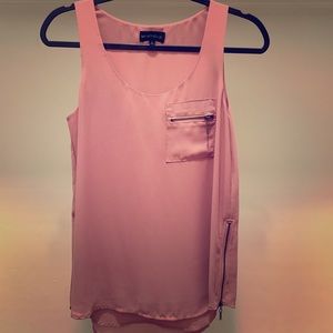 Mauve tank with zipper details